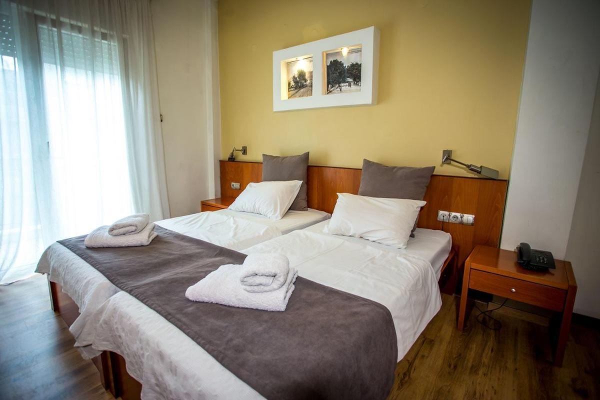 Hotel Elena 3*